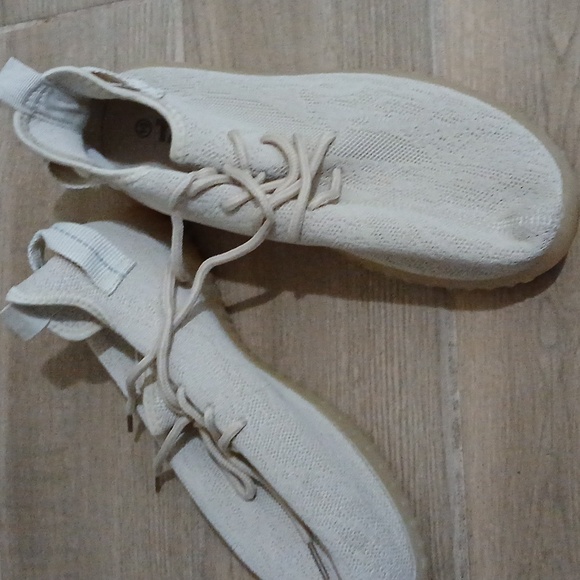 Woman sneakers - Picture 2 of 5